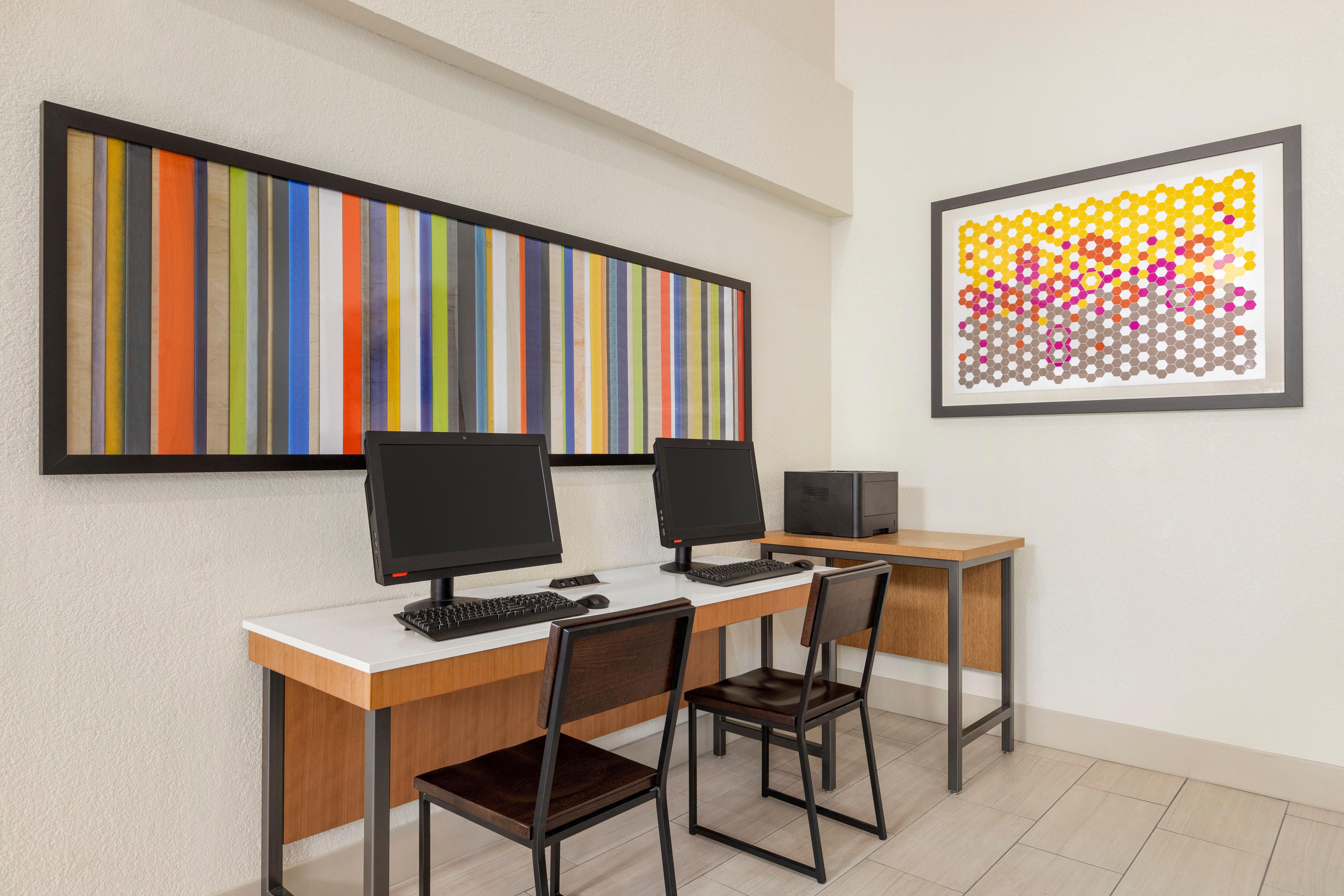 Holiday Inn Express & Suites Sarasota East By Ihg Bagian luar foto