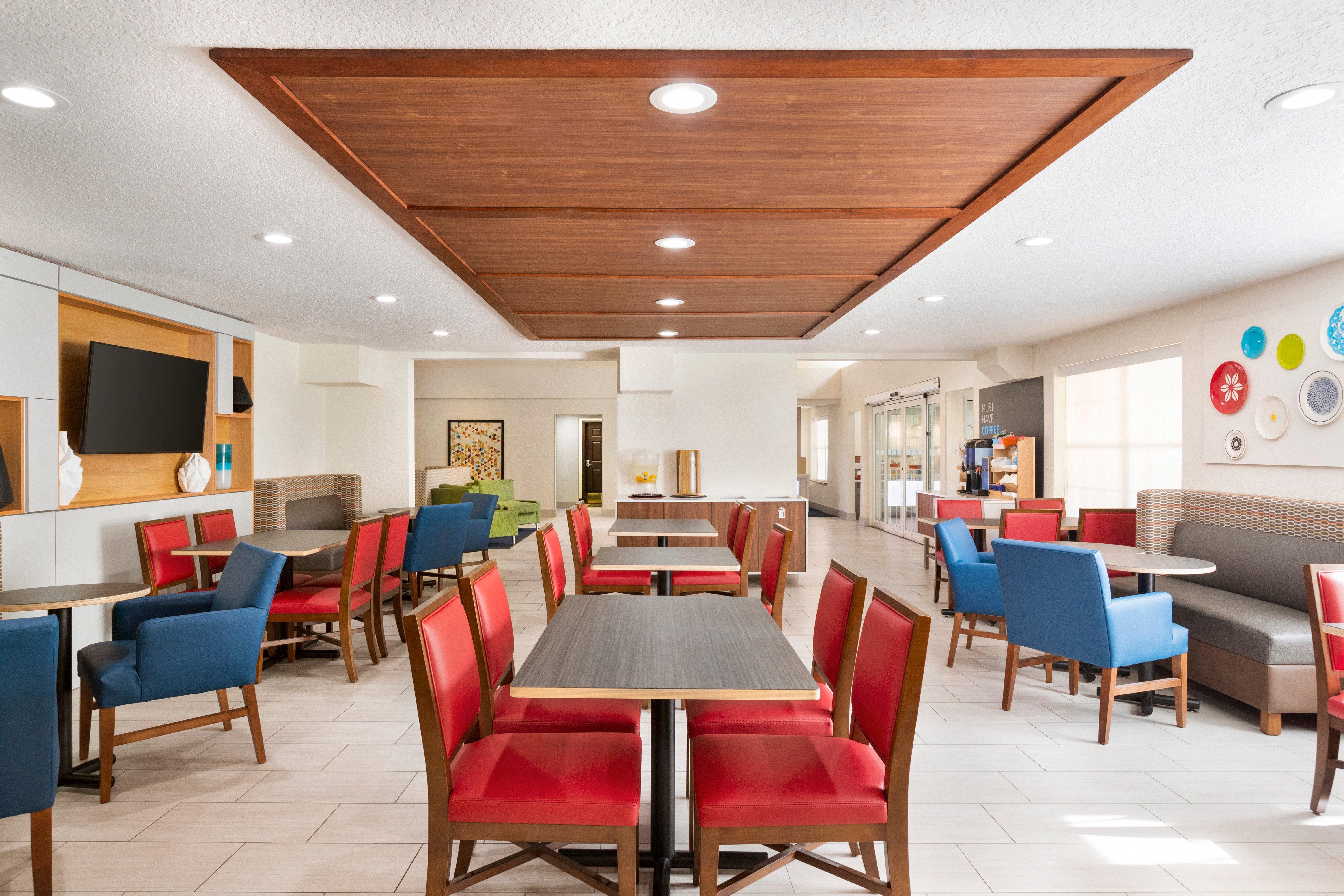 Holiday Inn Express & Suites Sarasota East By Ihg Bagian luar foto