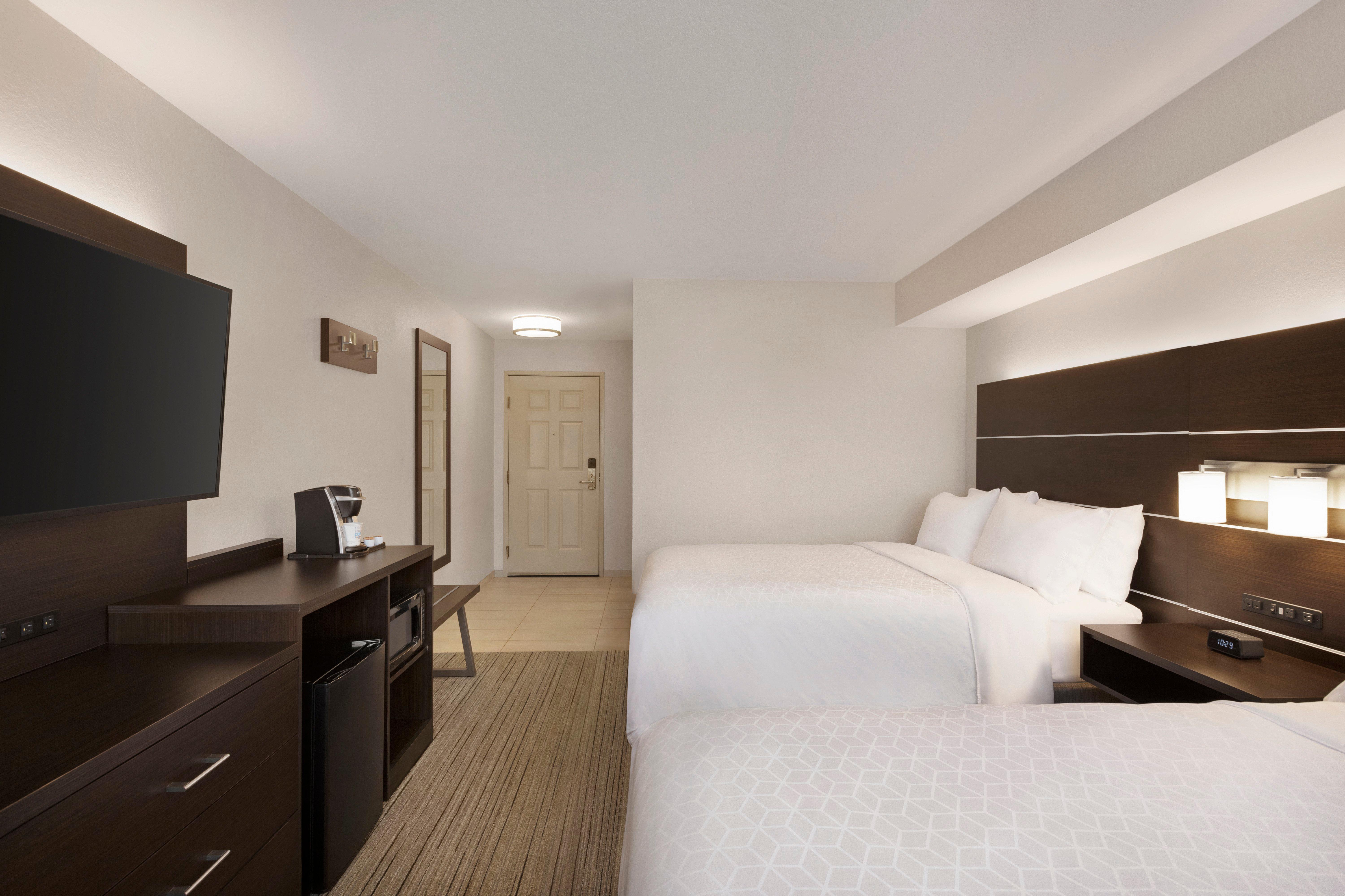 Holiday Inn Express & Suites Sarasota East By Ihg Bagian luar foto
